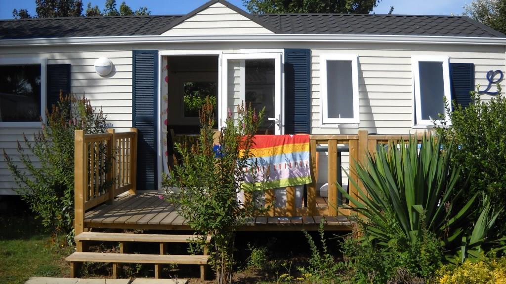 Comfort Stacaravan 32m² (3 kamers) + 10m² halfoverdekt terras + TV