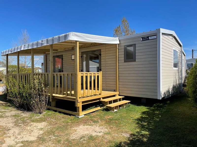 Mobil-Home Premium 30m² (2 chambres) + CLIM + terrasse semi-couverte 10m² + draps + serviettes + TV